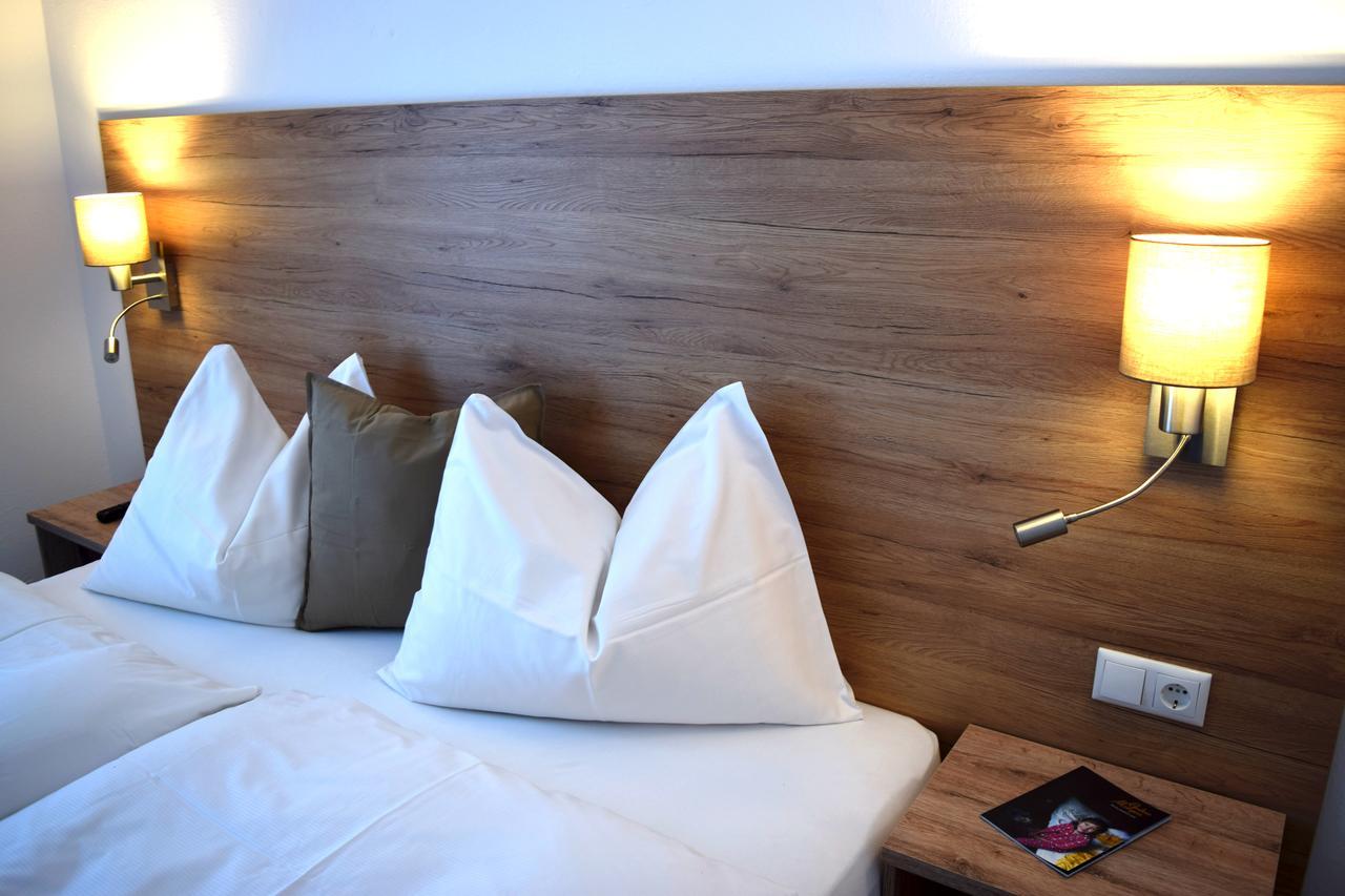 Hotel Kronenhirsch Русбах ам Пас Гшют Екстериор снимка